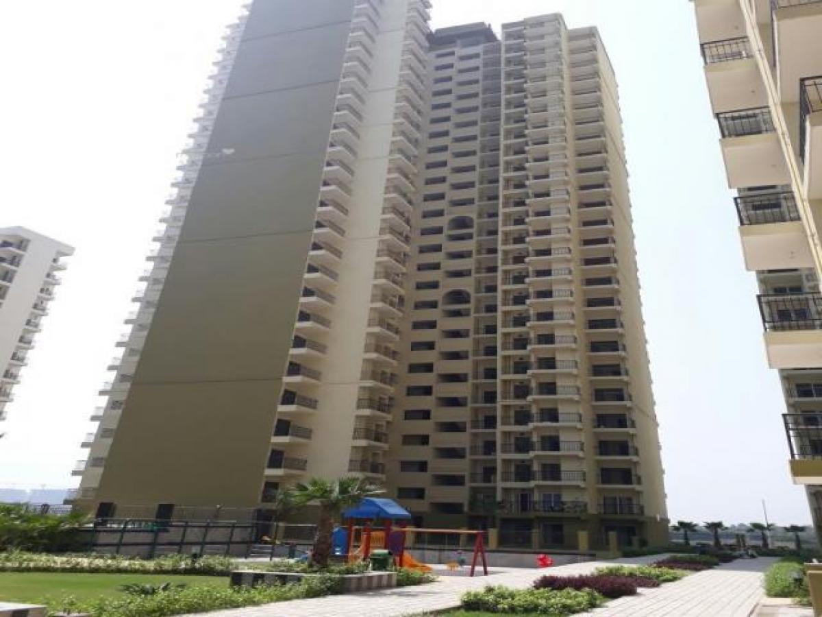 3 bedrooms House in Noida, India No. 67087