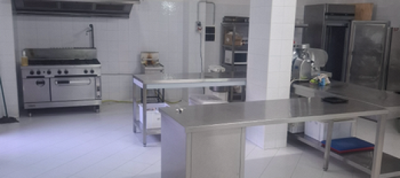 2-Zimmer Gewerbliche Immobilie in Vittoria, Italy, Nr. 300238 2