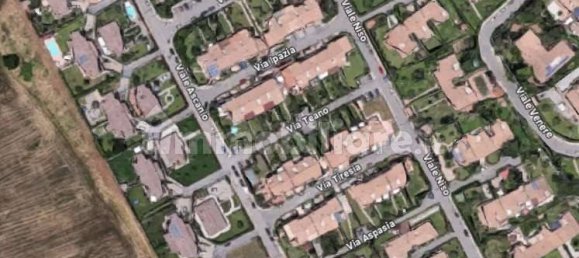 3 bedrooms House in Pomezia, Italy No. 330744 6