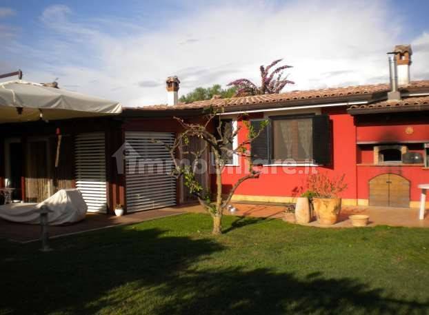 3 bedrooms House in Pomezia, Italy No. 330744