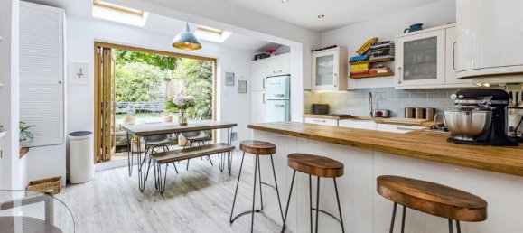 2 bedrooms House in Surbiton, United Kingdom No. 10220 3