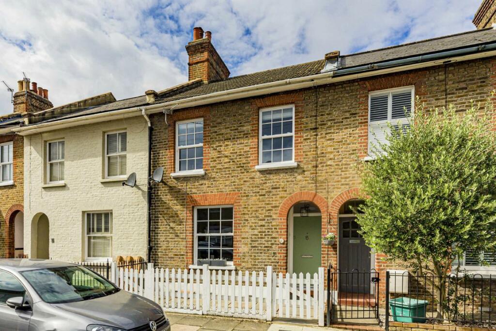 2 bedrooms House in Surbiton, United Kingdom No. 10220