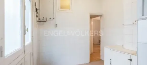 4 bedrooms Apartment in Madrid, Spain No. 178846 5