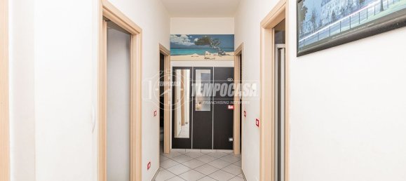 3-salle Appartement à Vimodrone, Italy No. 221941 14