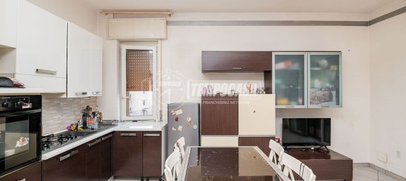3-salle Appartement à Vimodrone, Italy No. 221941 8