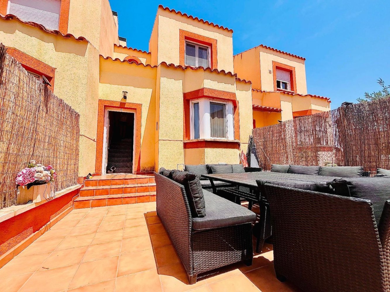 3 bedrooms Townhouse in Alicante, Spain No. 256987