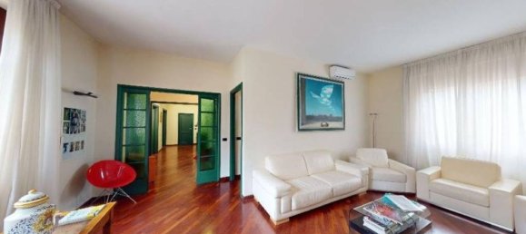 5 rooms Apartment in Florence, Italy No. 177368 15