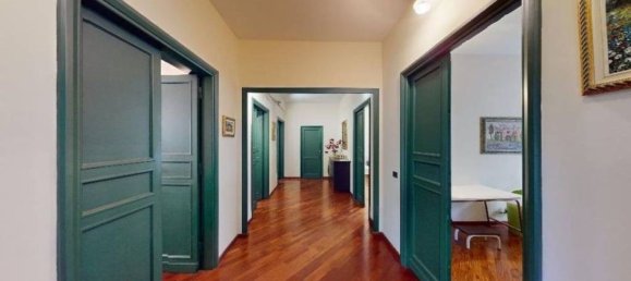 5 rooms Apartment in Florence, Italy No. 177368 21