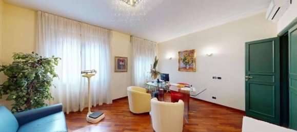 5 rooms Apartment in Florence, Italy No. 177368 22