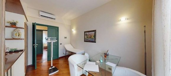 5 rooms Apartment in Florence, Italy No. 177368 26