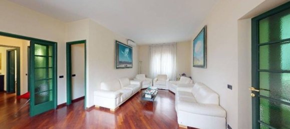 5 rooms Apartment in Florence, Italy No. 177368 16