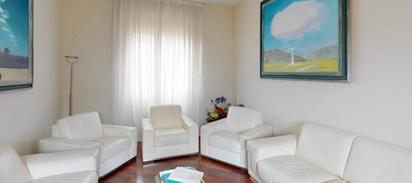 5 rooms Apartment in Florence, Italy No. 177368 8