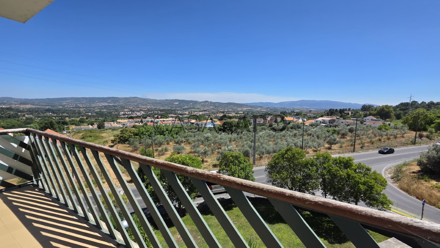 4 bedrooms Apartment in Covilha, Portugal No. 219004