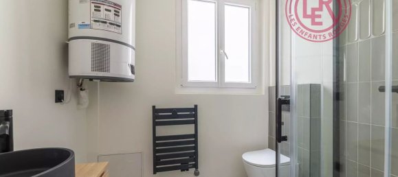 2 bedrooms Apartment in Paris, France No. 149120 10