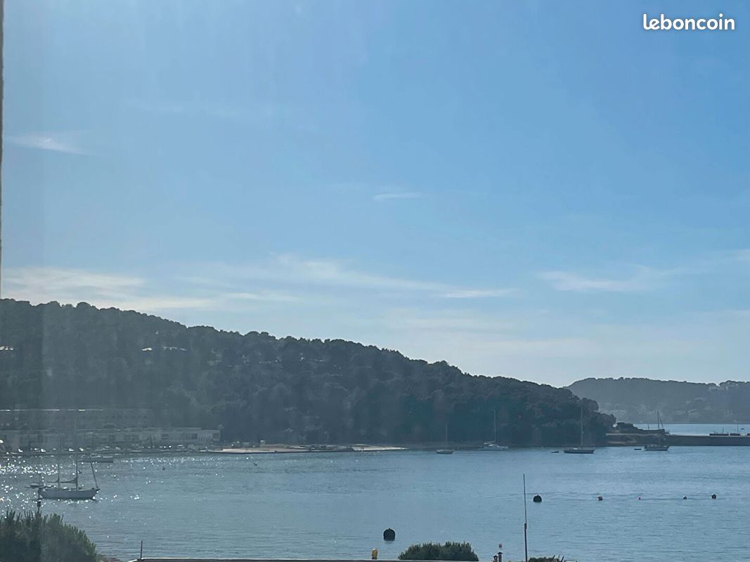 2 bedrooms Apartment in Saint-Mandrier-sur-Mer, France No. 339827