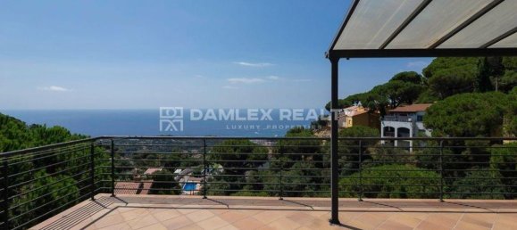 5 bedrooms Villa in Lloret de Mar, Spain No. 183970 3