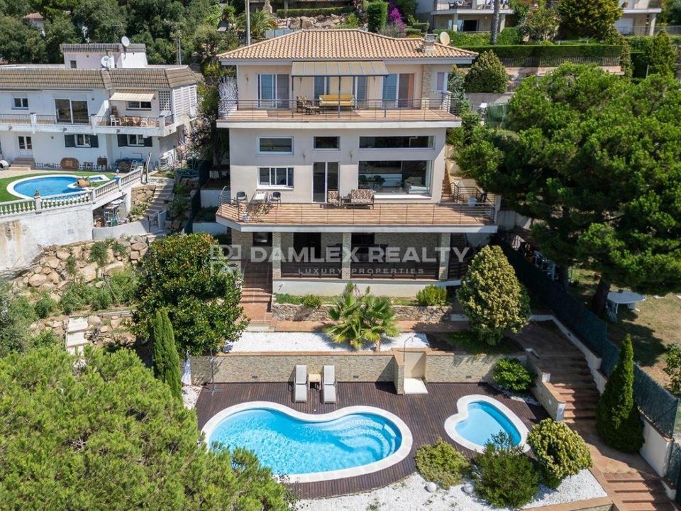 5 bedrooms Villa in Lloret de Mar, Spain No. 183970