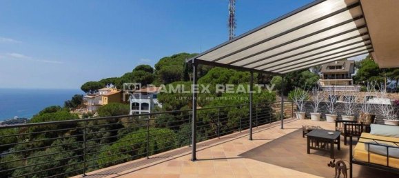 5 bedrooms Villa in Lloret de Mar, Spain No. 183970 2
