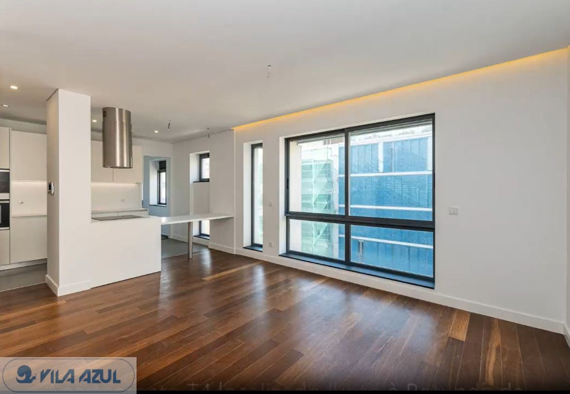 4 bedrooms Apartment in Porto, Portugal No. 78883