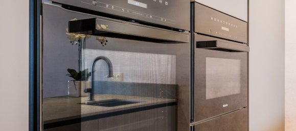 Apartamento de 3 dormitorios en Estepona, Spain No. 170607 2