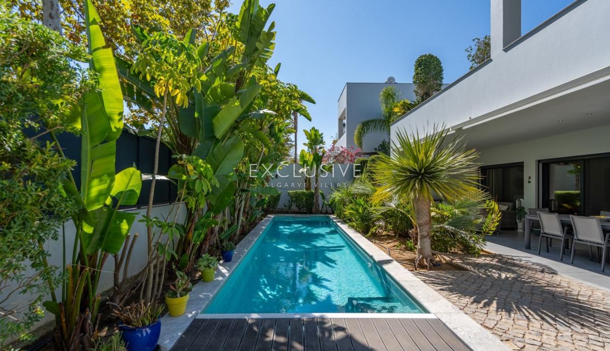 Villa de 2 dormitorios en Portimao, Portugal No. 7716