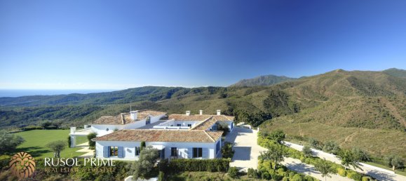 5 bedrooms Villa in Benahavis, Spain No. 1379 6