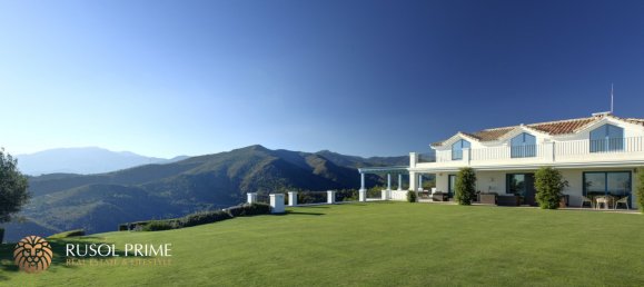 5 bedrooms Villa in Benahavis, Spain No. 1379 4