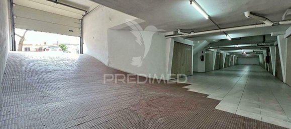 Garage in Vieira de Leiria, Portugal No. 78431 3