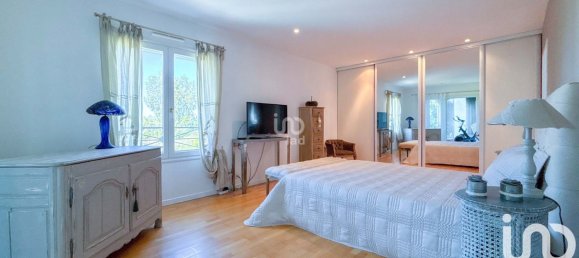 Villa de 4 dormitorios en Saint-Raphael, France No. 295667 17