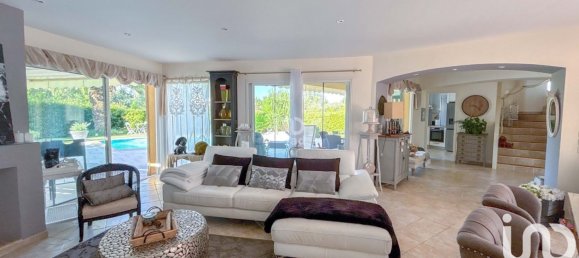 Villa de 4 dormitorios en Saint-Raphael, France No. 295667 8