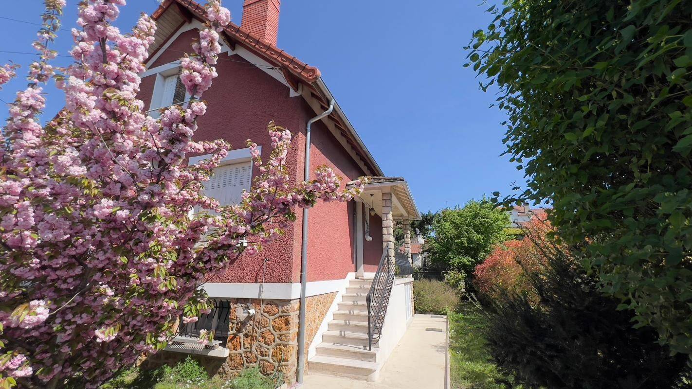 Casa T3 em Neuilly-sur-Marne, France N.º 146331