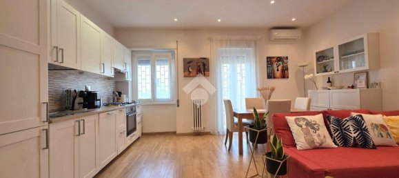 2 rooms Apartment in Rome, Italy No. 234944 6