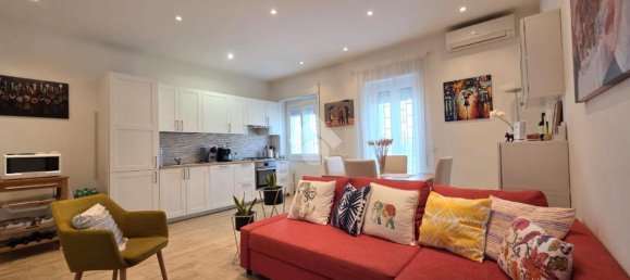 2 rooms Apartment in Rome, Italy No. 234944 2