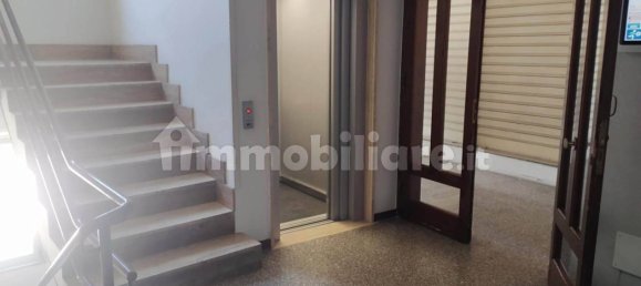 Oficina de 3 habitaciónes en Brindisi, Italy No. 302204 13