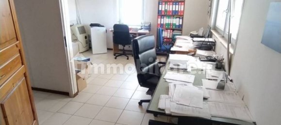 Oficina de 3 habitaciónes en Brindisi, Italy No. 302204 7