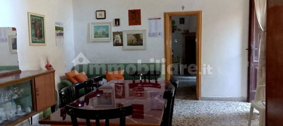 Apartamento de 4 dormitorios en Mondragone, Italy No. 268250 17