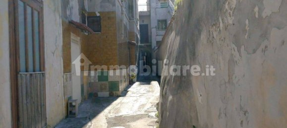 Apartamento de 4 dormitorios en Mondragone, Italy No. 268250 5