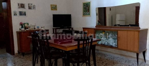 Apartamento de 4 dormitorios en Mondragone, Italy No. 268250 21