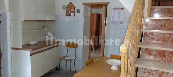 Apartamento de 4 dormitorios en Mondragone, Italy No. 268250 11