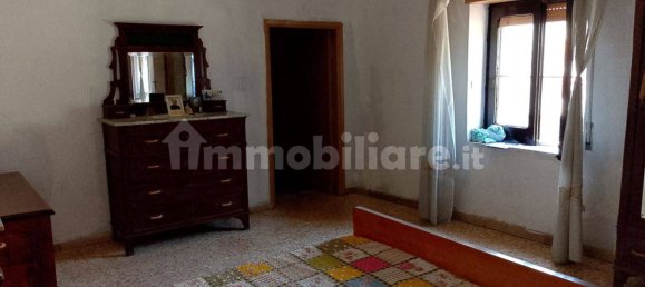 Apartamento de 4 dormitorios en Mondragone, Italy No. 268250 24
