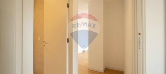 Квартира с 3 комнатами в Бари, Италия № 11661 6