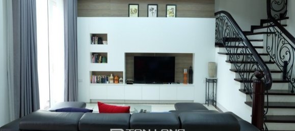 3 bedrooms Villa in Long Bien, Vietnam No. 1089 3