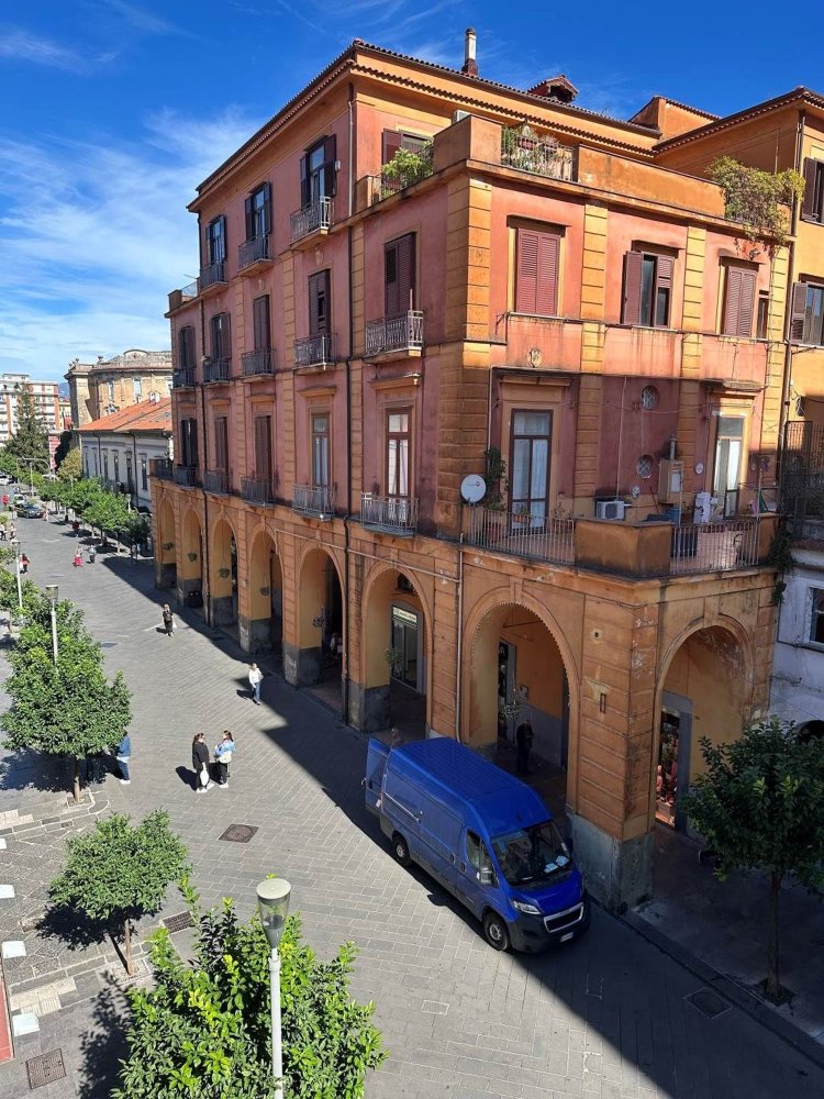 40m² Commercial property in Cava de' Tirreni, Italy No. 100629