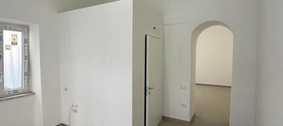 40m² Commercial property in Cava de' Tirreni, Italy No. 100629 3