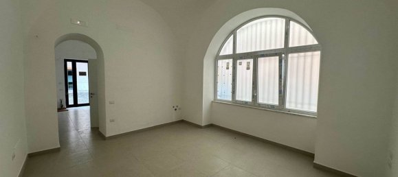 40m² Commercial property in Cava de' Tirreni, Italy No. 100629 4
