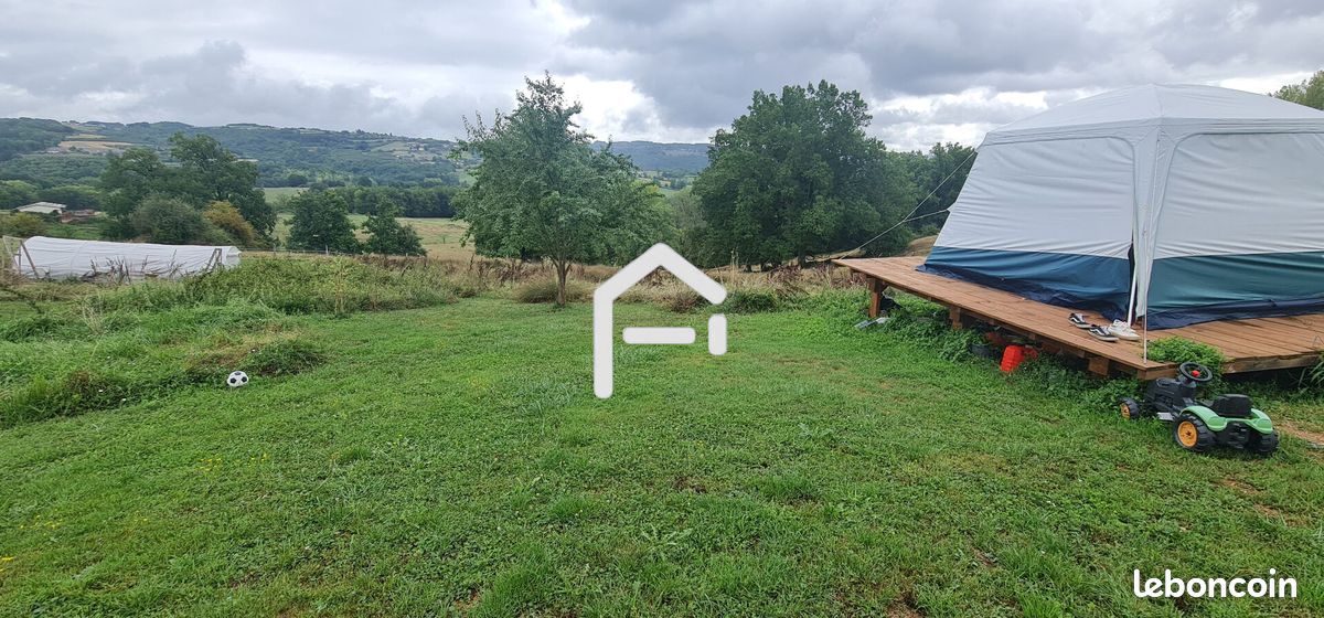 Terreno en Objat, France 16840 m² No. 341700