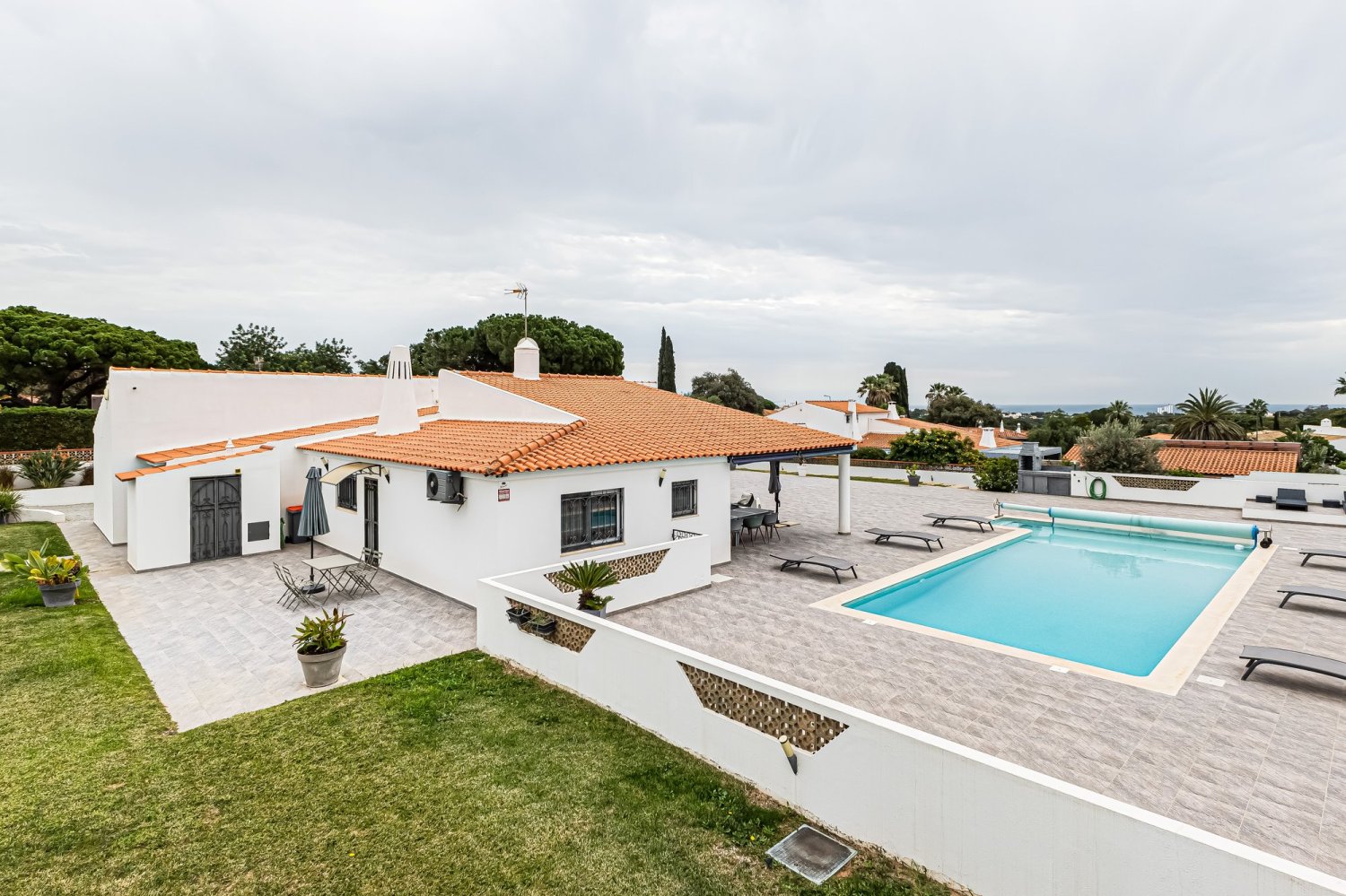 6 bedrooms Villa in Albufeira, Portugal No. 110385