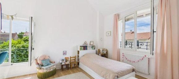 5 bedrooms House in Chatou, France No. 279539 9