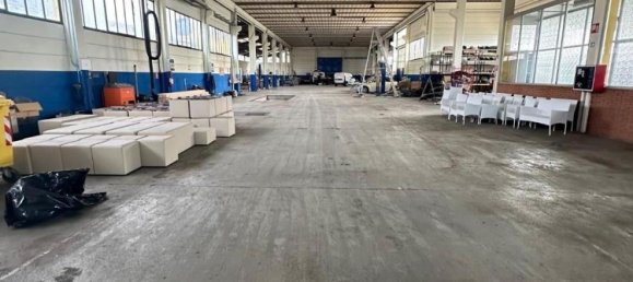 مستودع في Massa, Italy 1600متر مربع رقم 63227 9