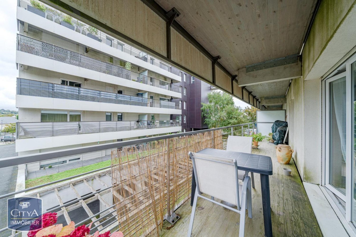 Квартира с 2 спальнями в Ла Риш, Франция № 39956